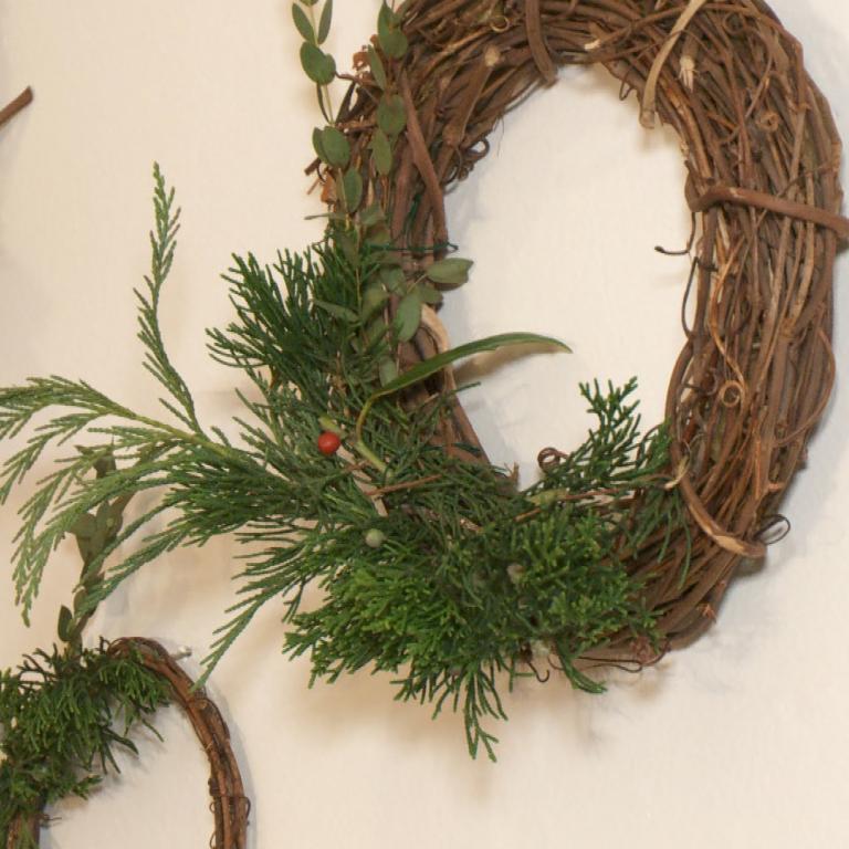 Christmas Wreath Wall