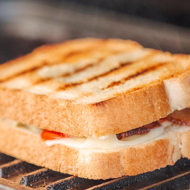 bacon tomato grilled cheese