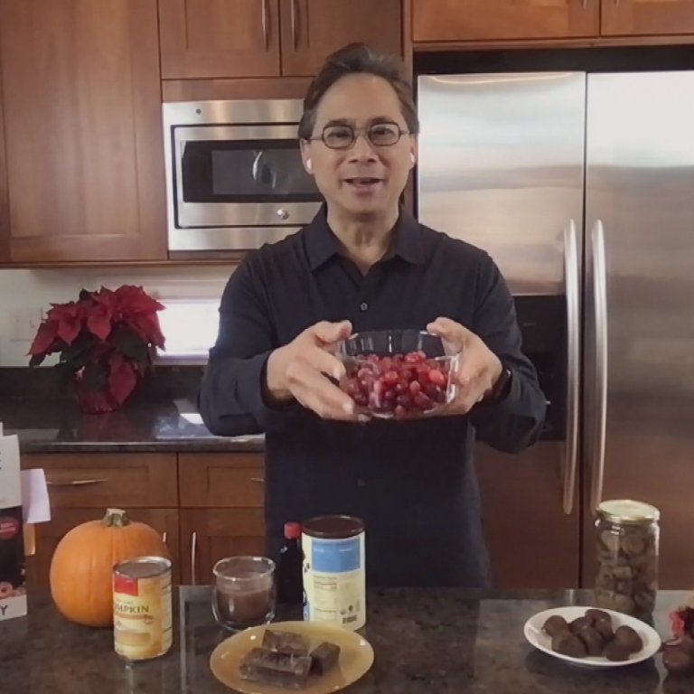 8 Doctor-Recommended Holiday Superfoods | Dr. Will Li