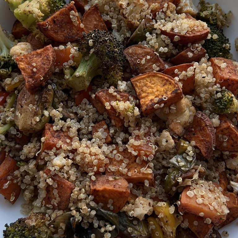  Healthy Quinoa Bowls with Roasted Vegetables, aka "Scholar Bowls" From TikTok 