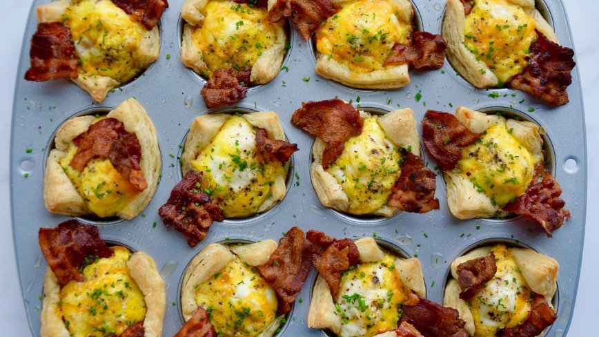 Bacon, Egg and Cheese Toast Cups