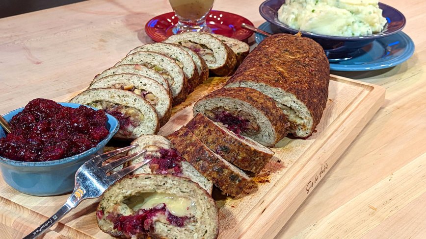 Pilgrim Rolled Turkey Meatloaf with Apple Walnut Stuffing, Cracked Cranberries, Gravy & Mashed Potatoes